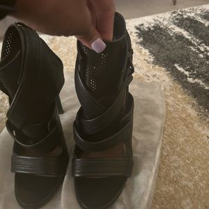 DEREK LAM Night out on the town heels!